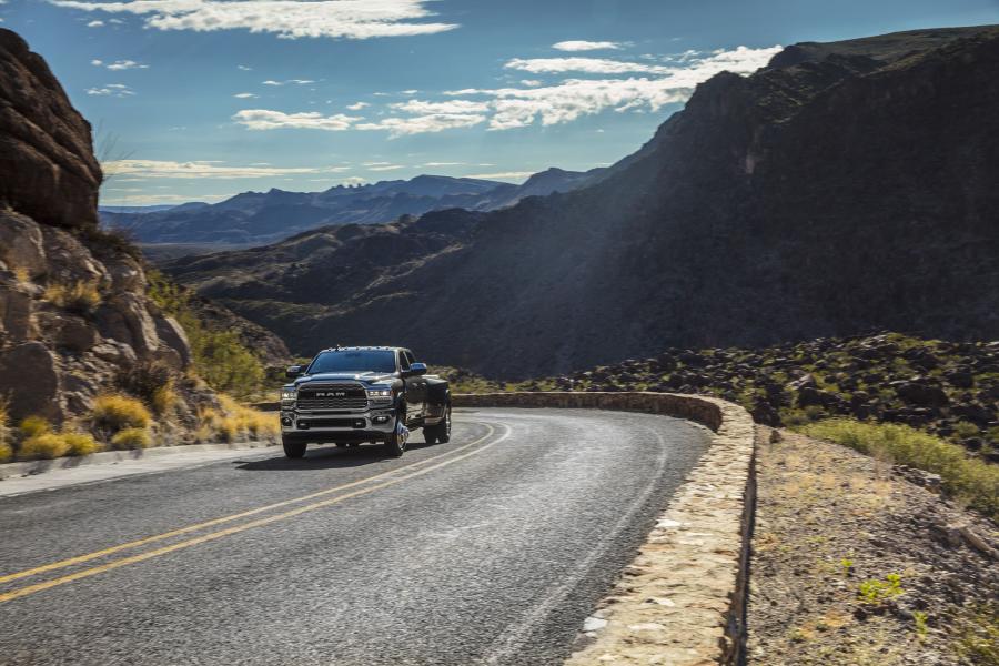  Ram 3500 Limited Crew Cab Dually (D2) (D2) 2019 года  (фото 27 из 45)